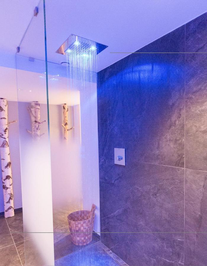 Hotel Corona Pinzolo Luaran gambar