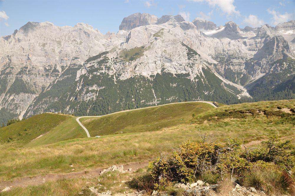Hotel Corona Pinzolo Luaran gambar