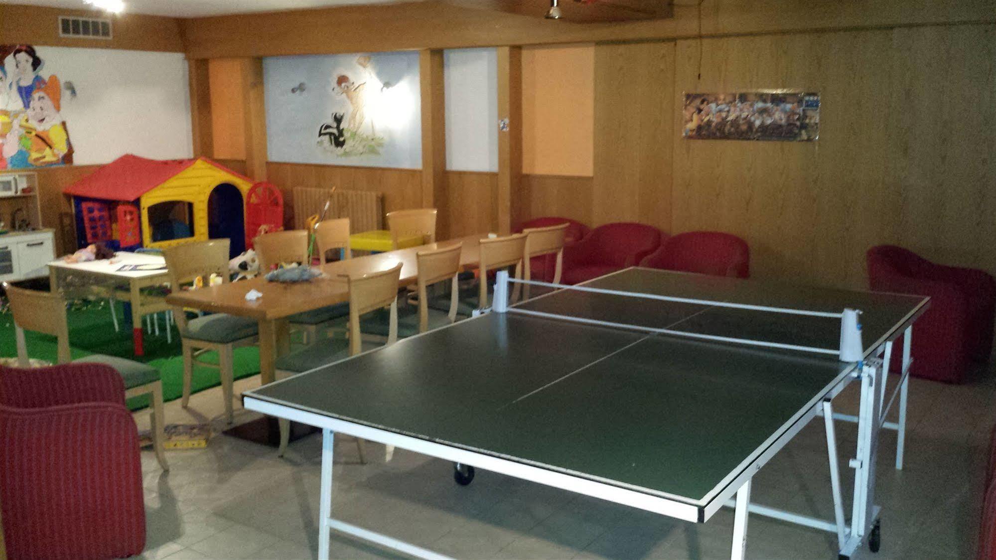 Hotel Corona Pinzolo Luaran gambar