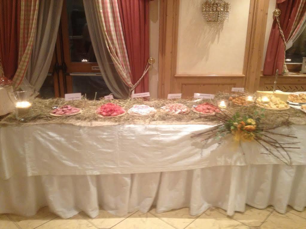Hotel Corona Pinzolo Luaran gambar