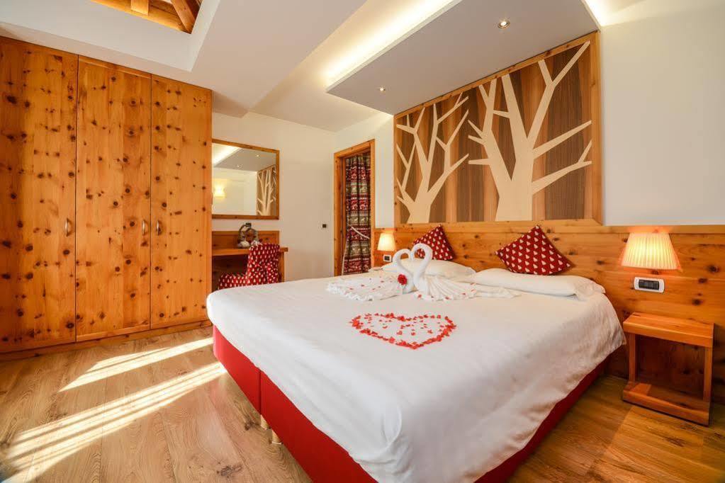 Hotel Corona Pinzolo Luaran gambar