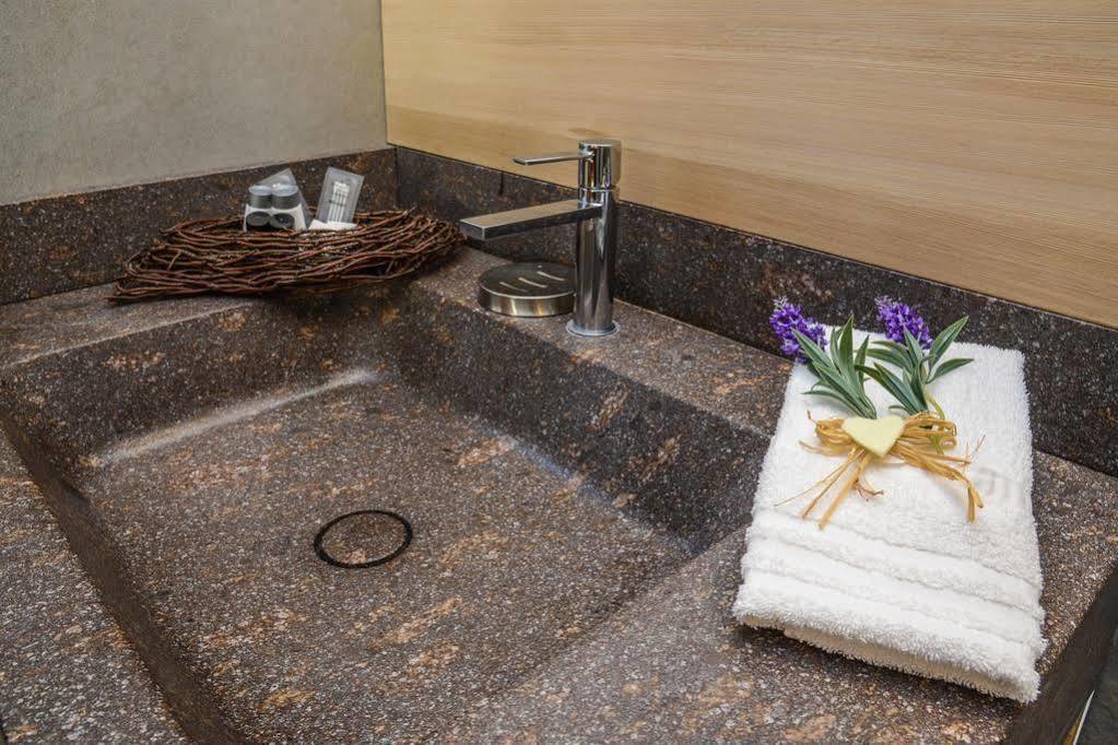 Hotel Corona Pinzolo Luaran gambar