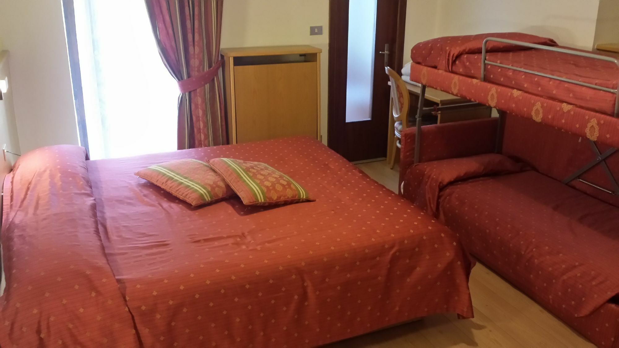 Hotel Corona Pinzolo Luaran gambar